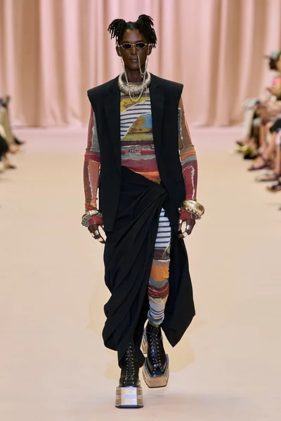 Look 14